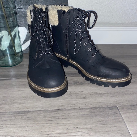 Black winter boots - Picture 4 of 6